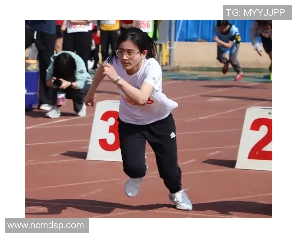 足球组和:团结拼搏的精神力量与团队协作的重要性探讨 足球组和:团结拼搏的精神力量与团队协作的重要性探讨